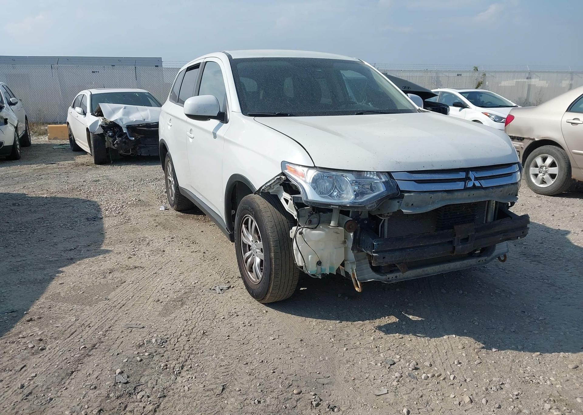 2015 MITSUBISHI OUTLANDER ES