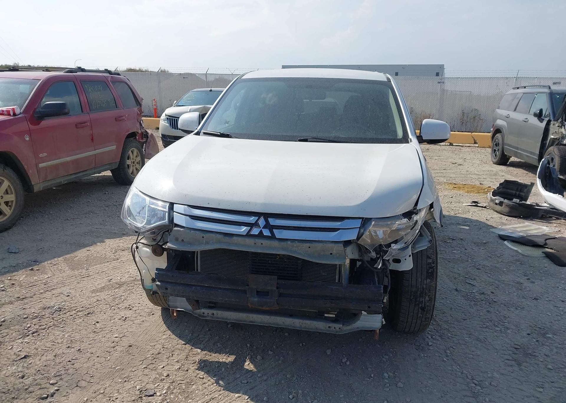 2015 MITSUBISHI OUTLANDER ES