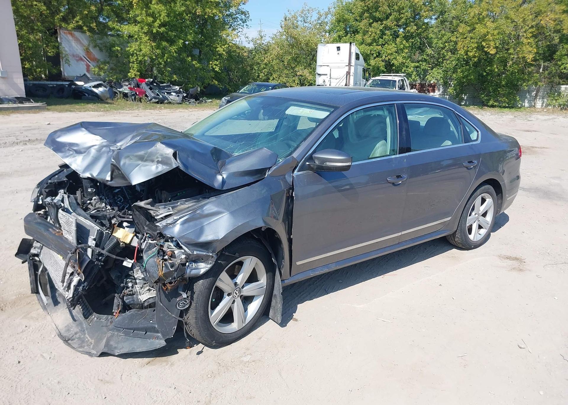2015 VOLKSWAGEN PASSAT SE
