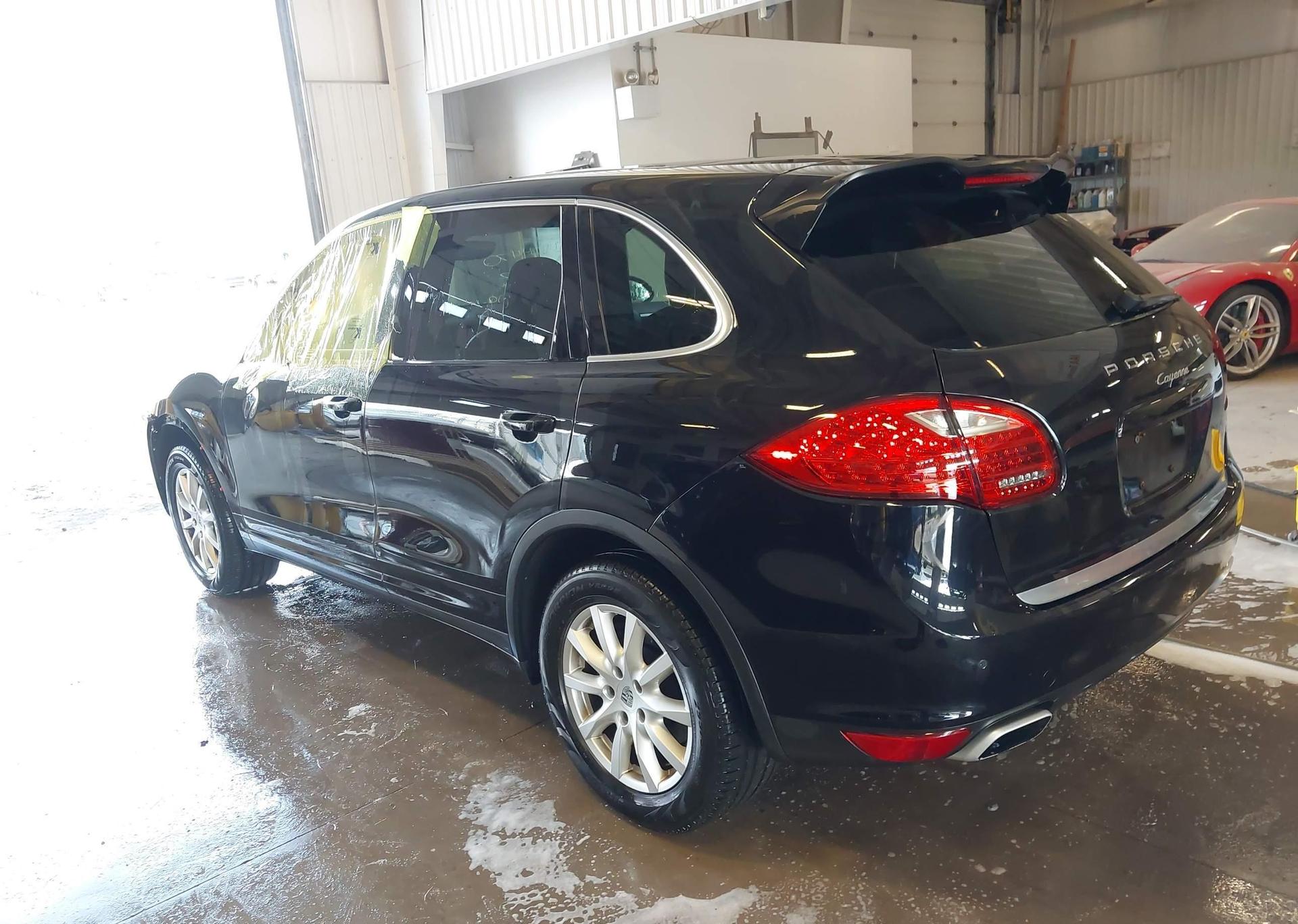 2013 PORSCHE CAYENNE