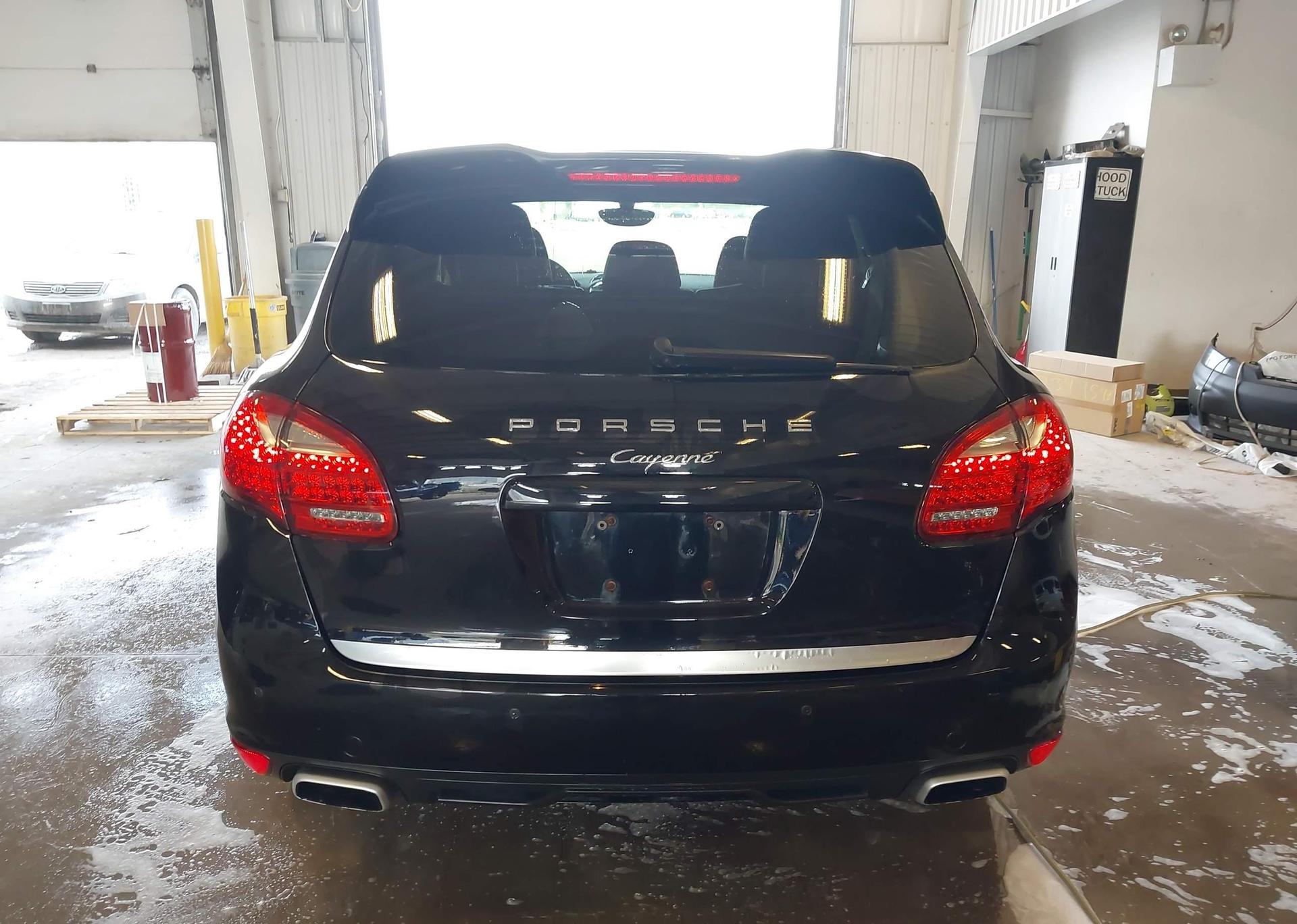 2013 PORSCHE CAYENNE