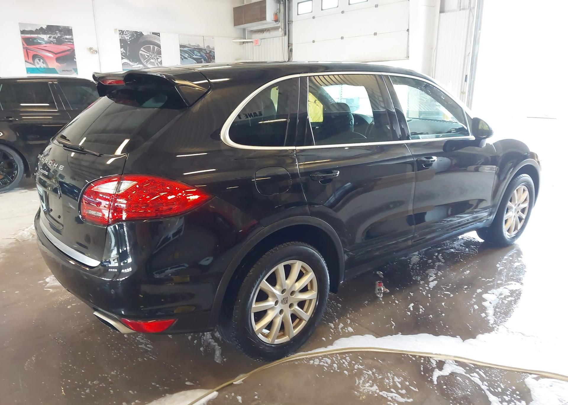 2013 PORSCHE CAYENNE