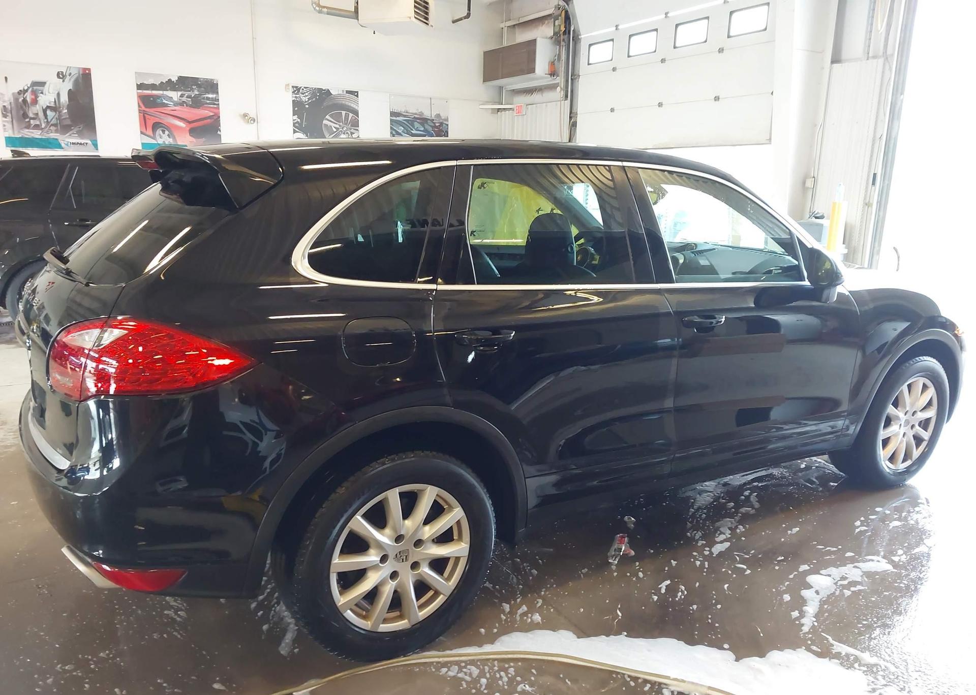 2013 PORSCHE CAYENNE