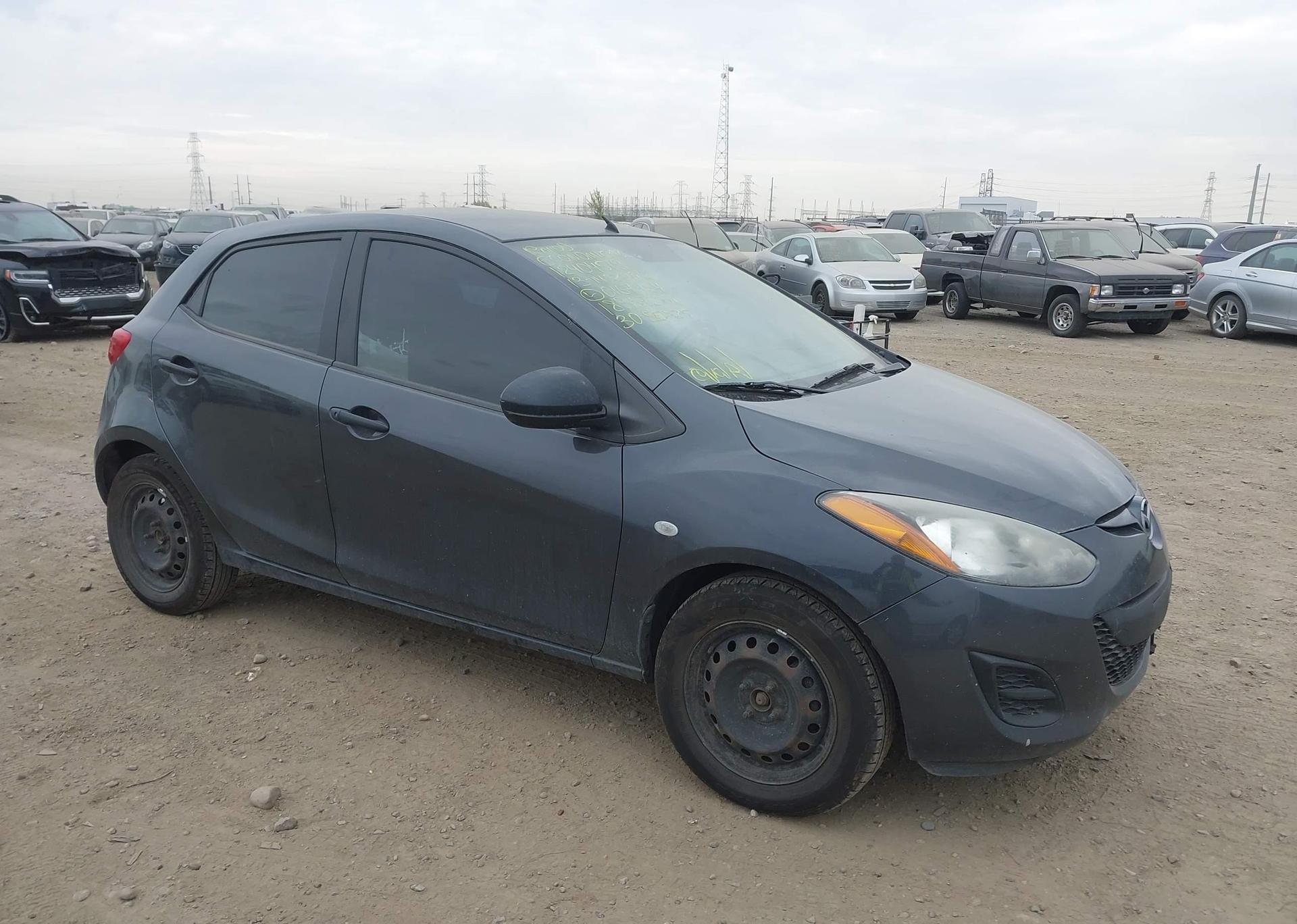 2013 MAZDA MAZDA2