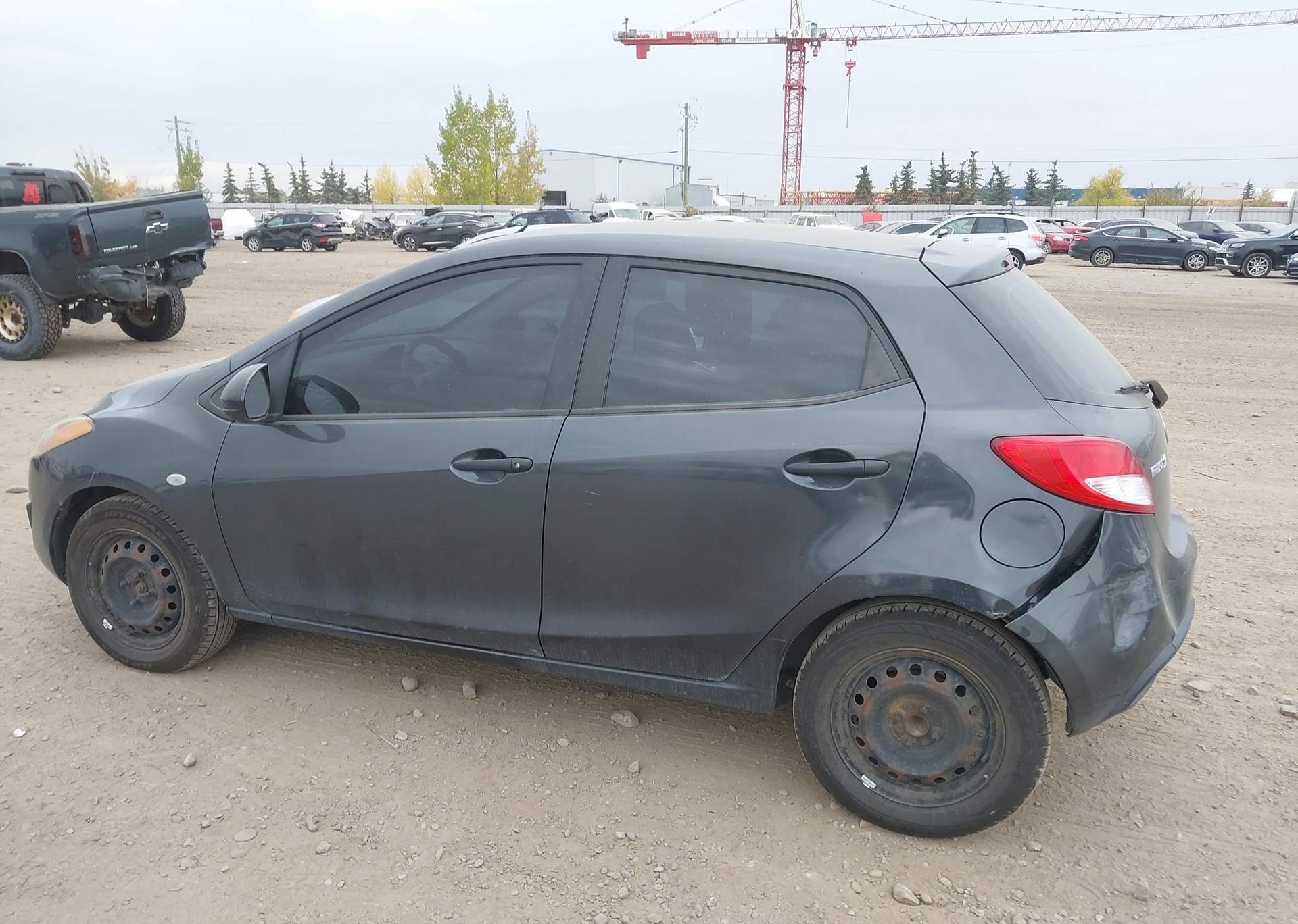 2013 MAZDA MAZDA2