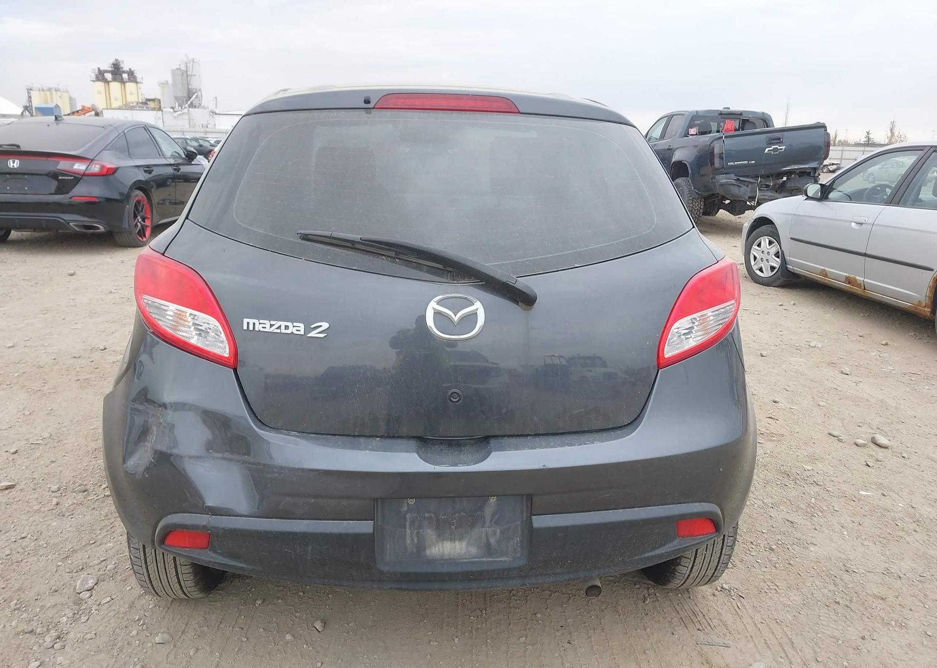 2013 MAZDA MAZDA2