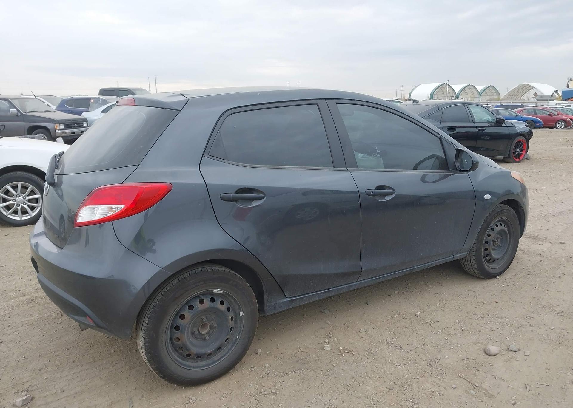 2013 MAZDA MAZDA2