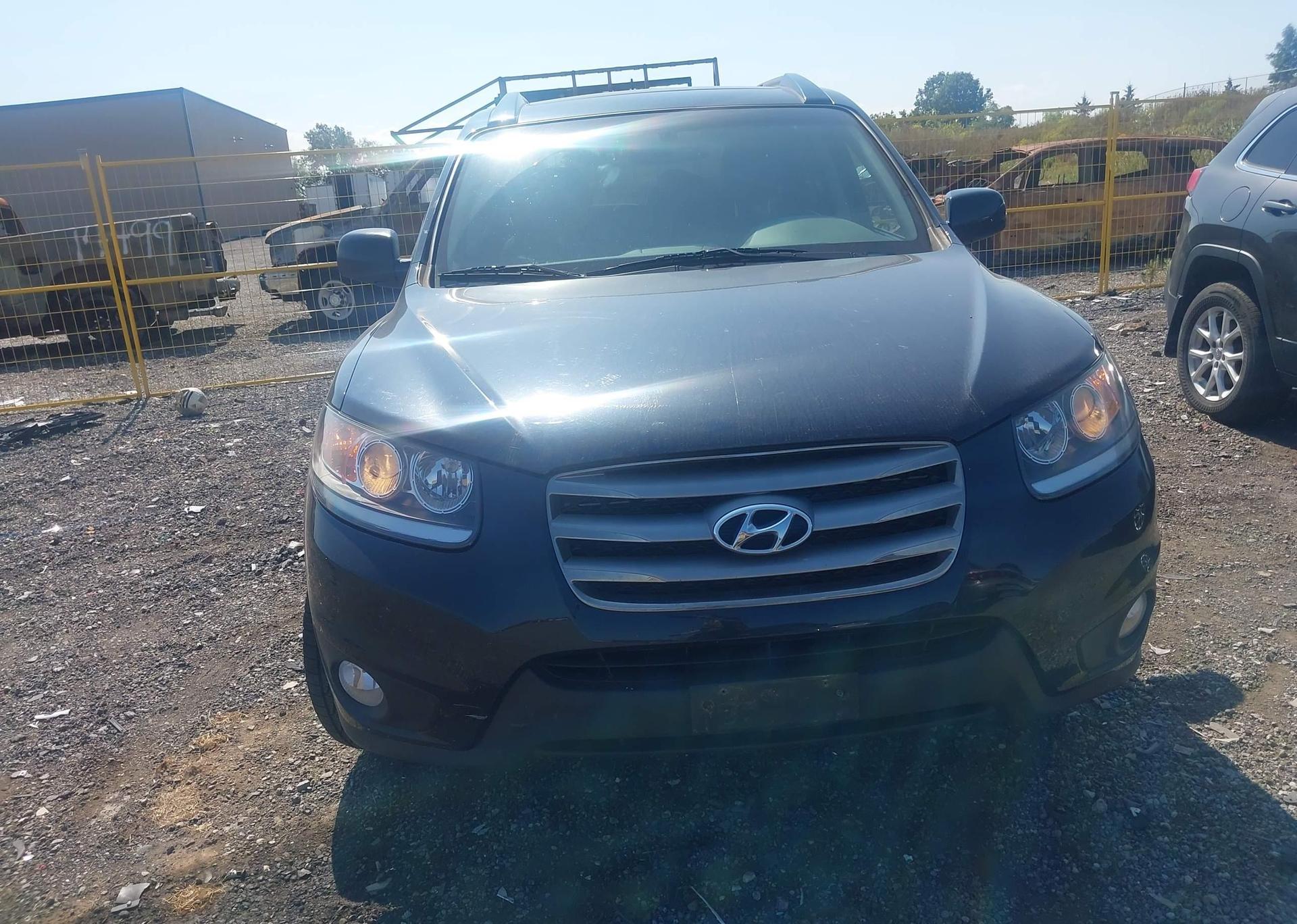 2012 HYUNDAI SANTA FE SE