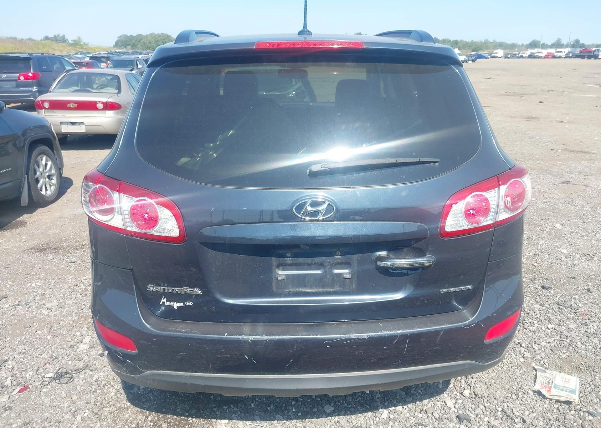 2012 HYUNDAI SANTA FE SE