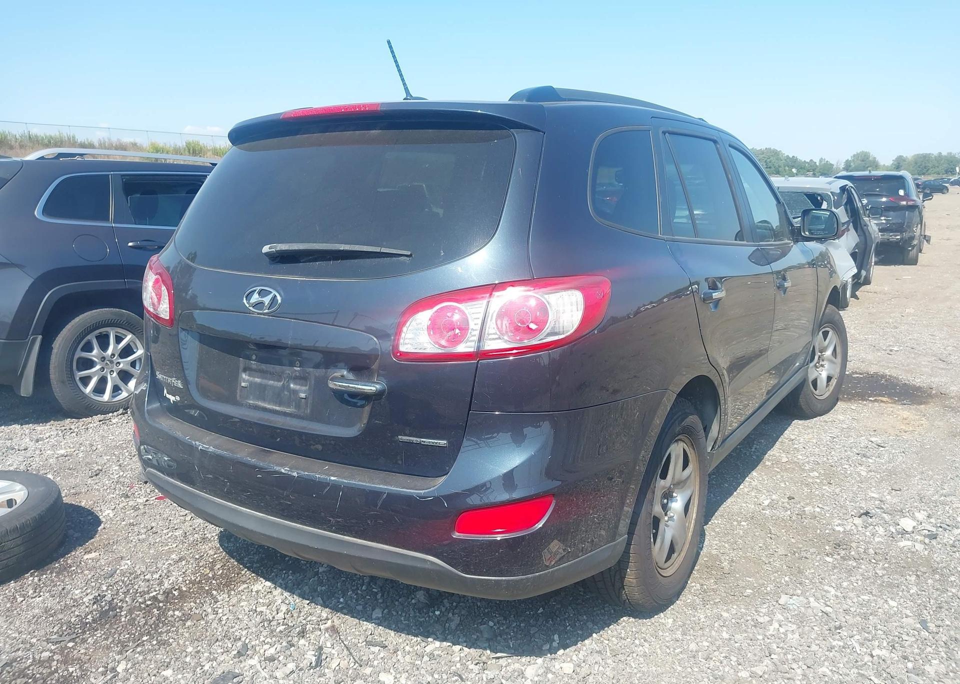 2012 HYUNDAI SANTA FE SE