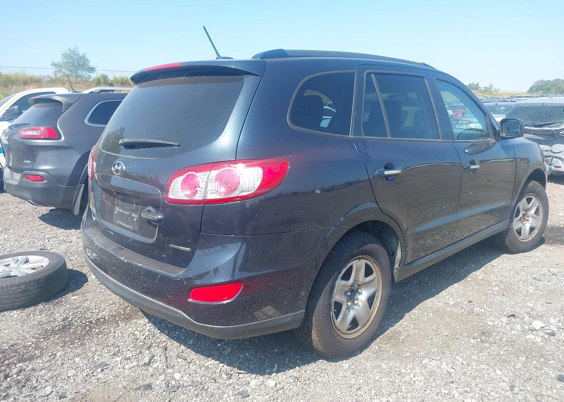2012 HYUNDAI SANTA FE SE