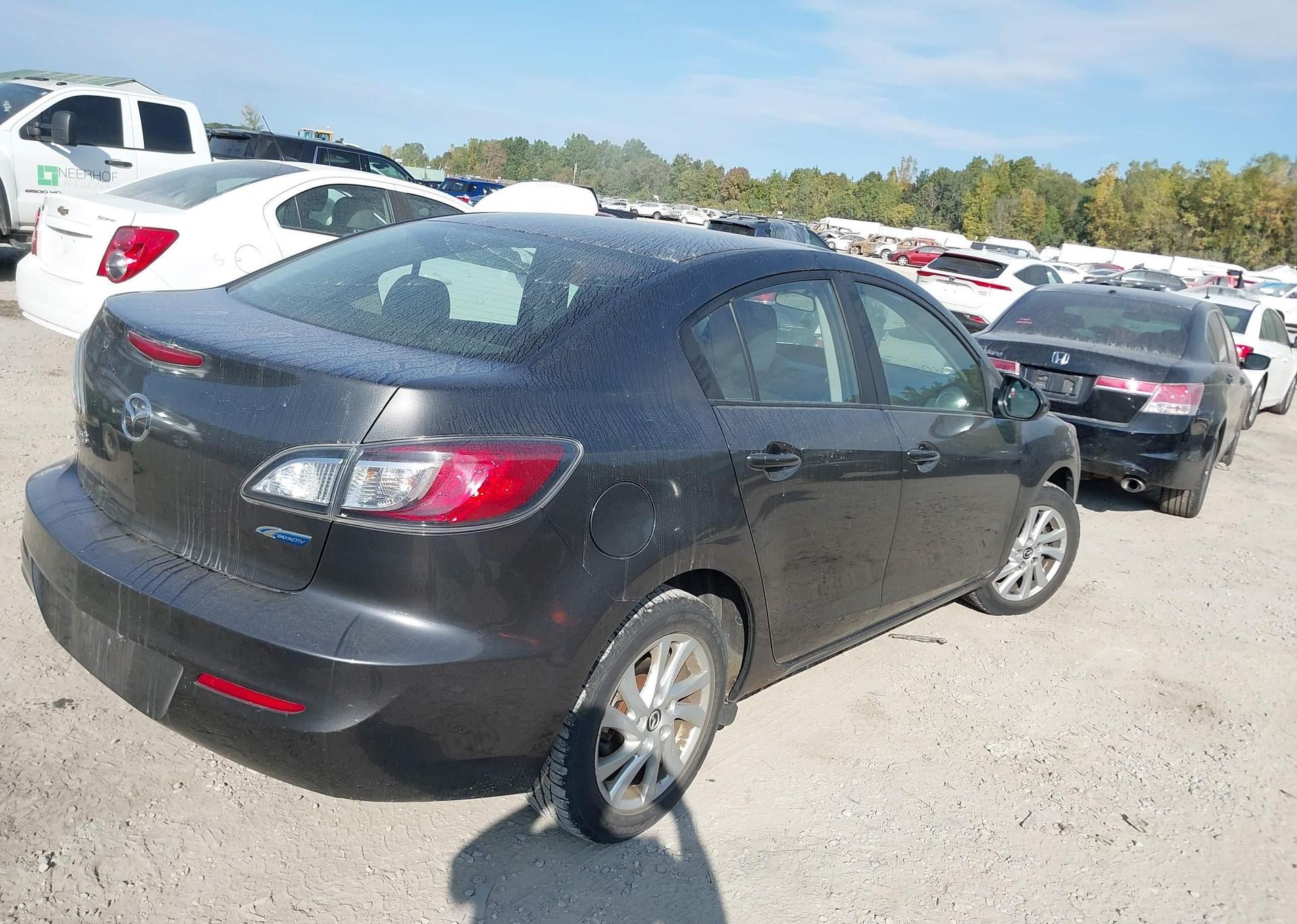 2013 MAZDA 3 I