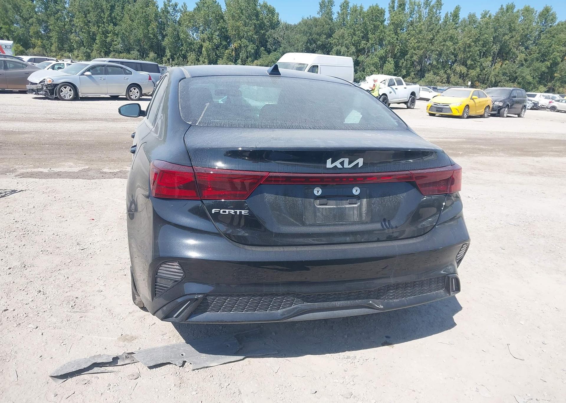 2024 KIA FORTE EX
