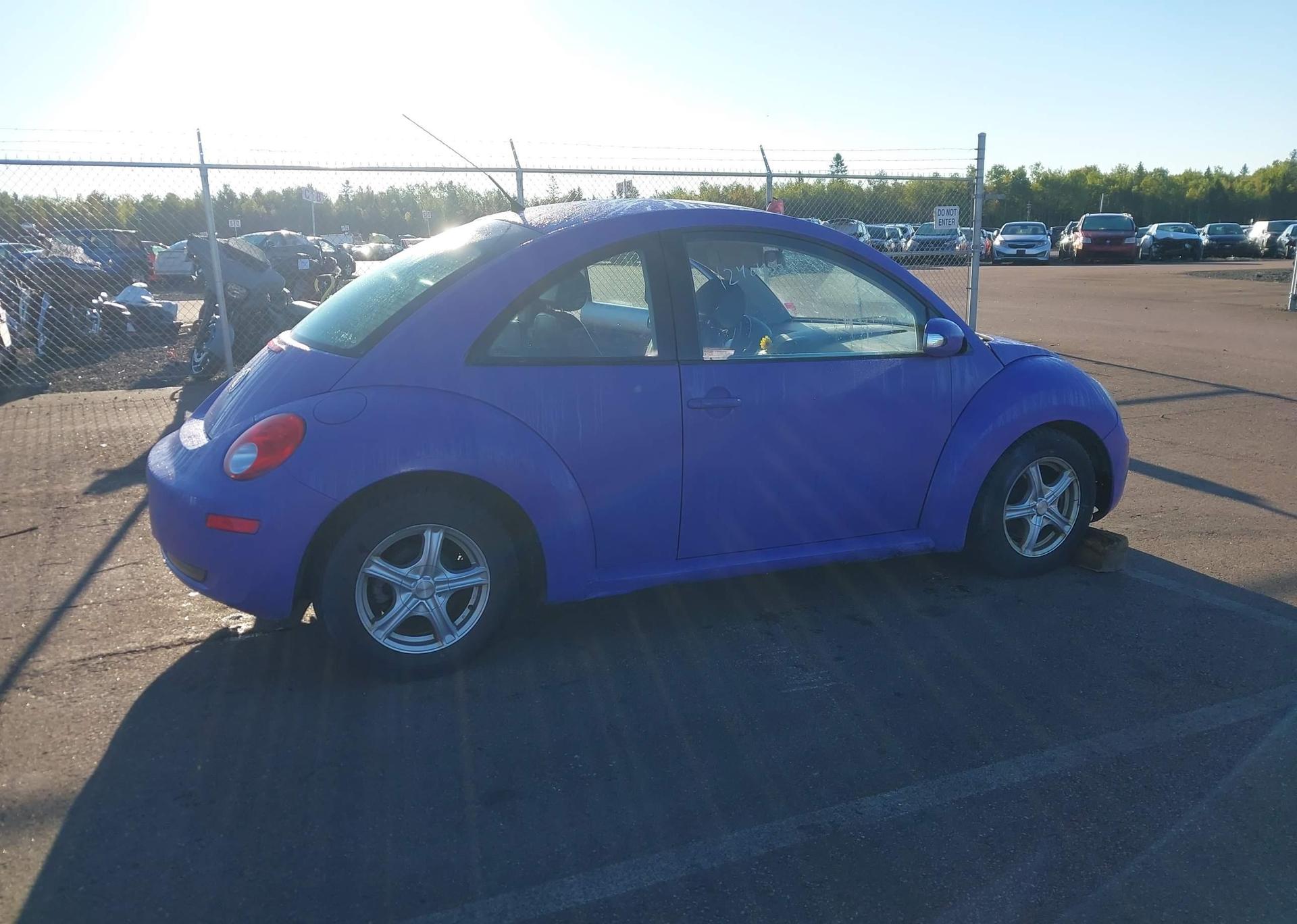2006 VOLKSWAGEN NEW BEETLE 2.5L LUXURY