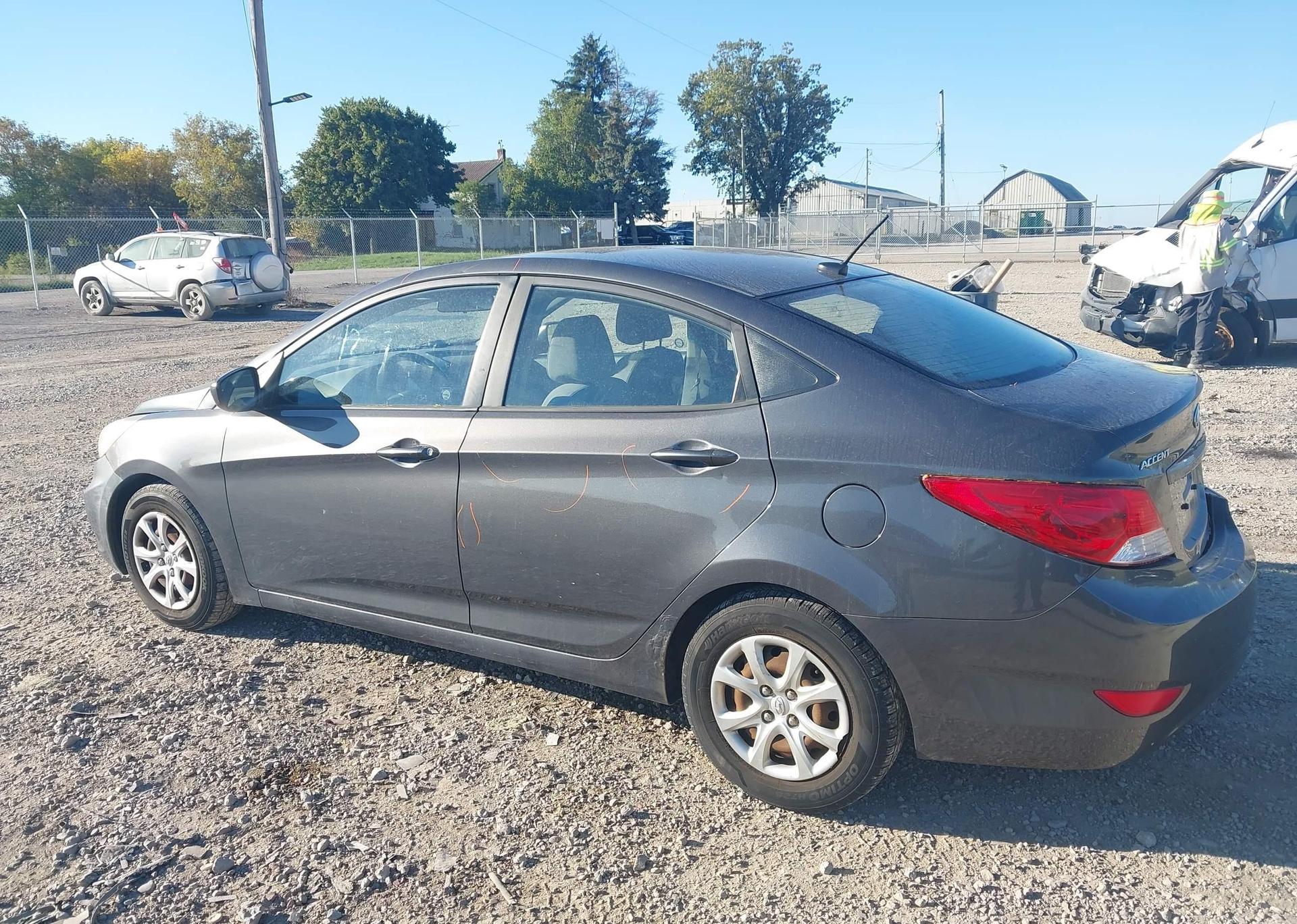 2012 HYUNDAI ACCENT GL