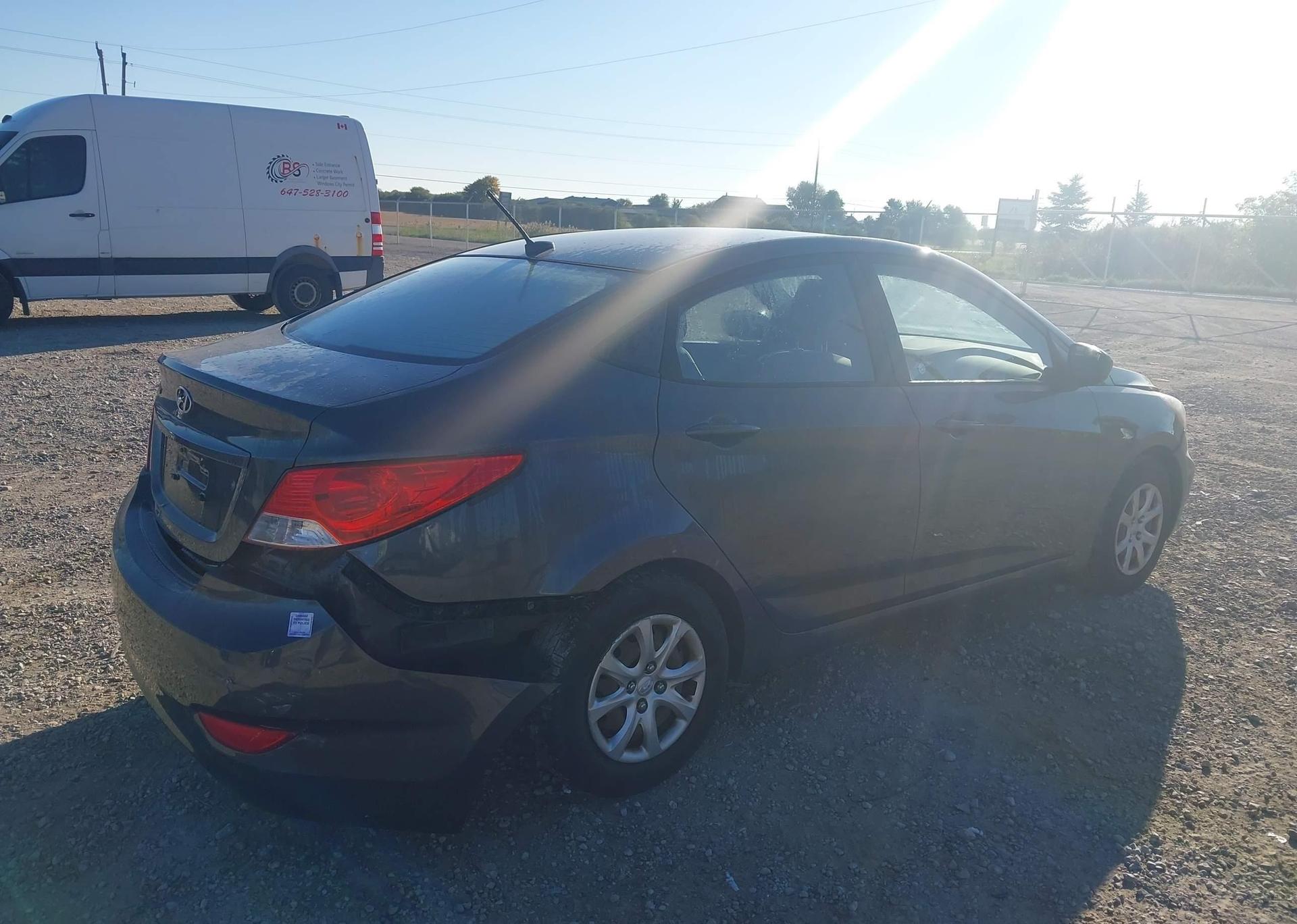 2012 HYUNDAI ACCENT GL