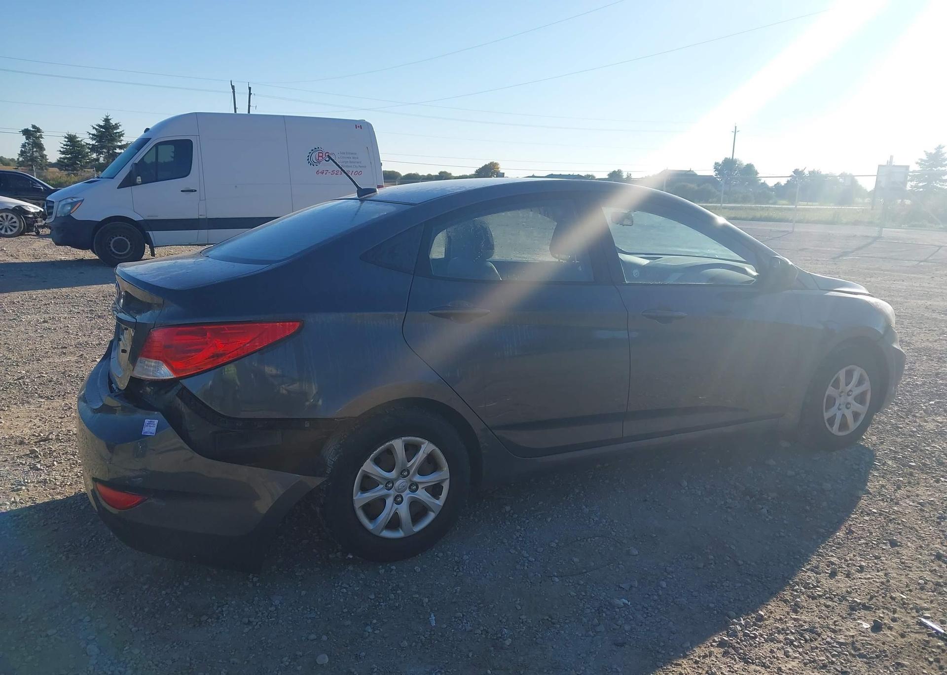 2012 HYUNDAI ACCENT GL