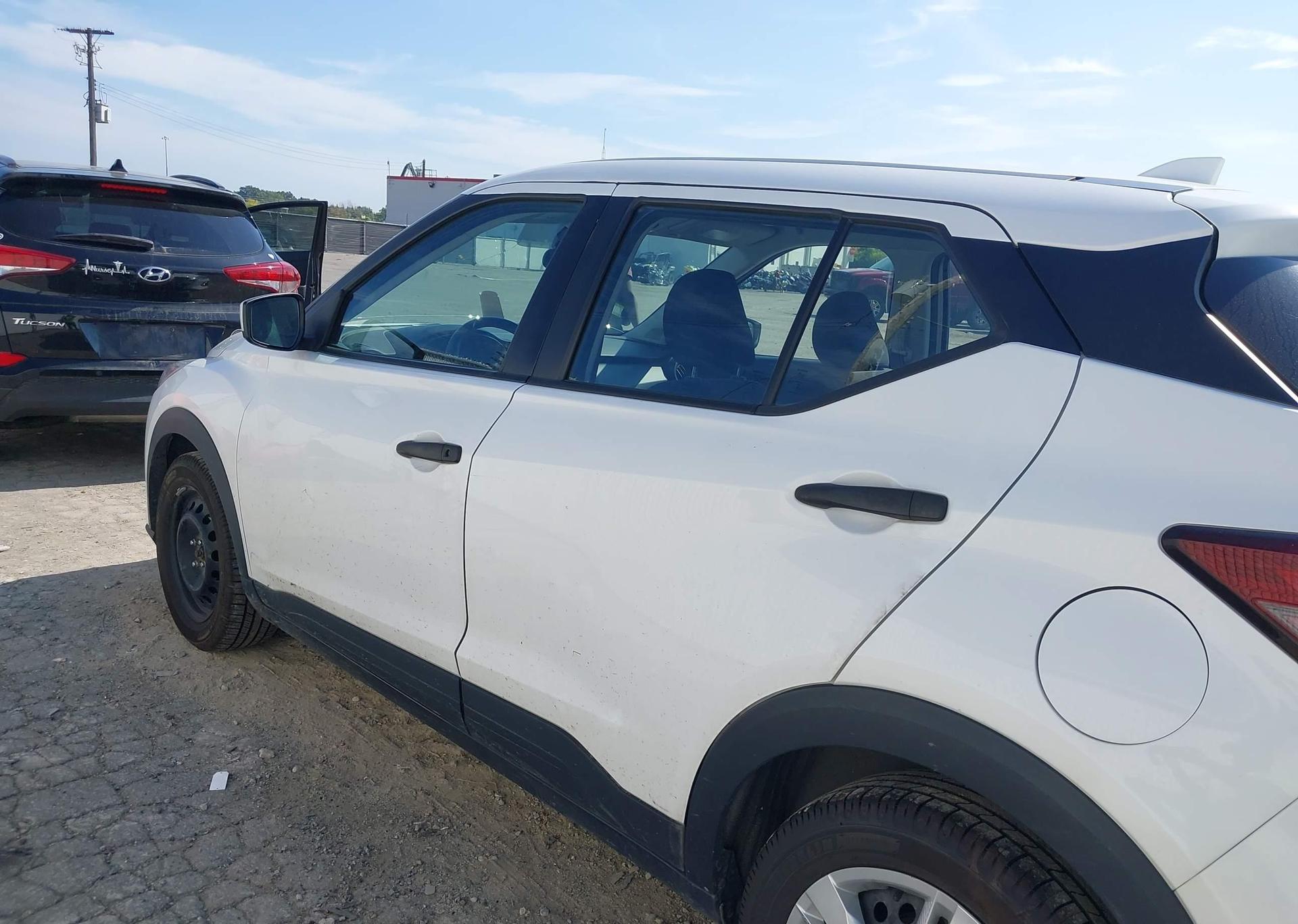 2022 NISSAN KICKS S