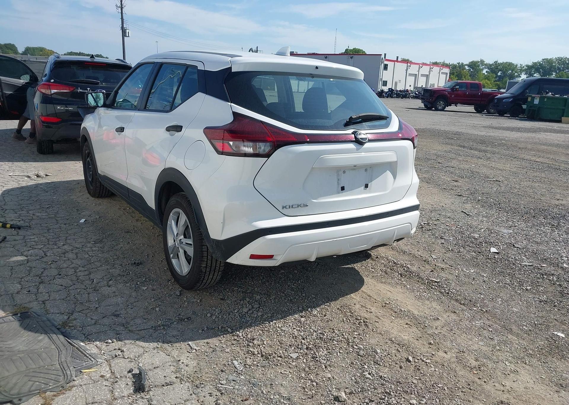 2022 NISSAN KICKS S