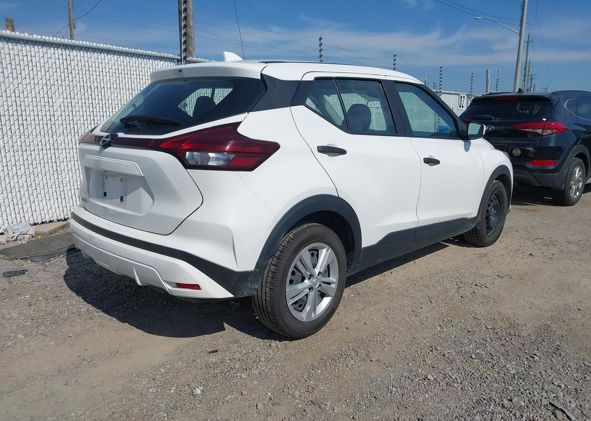 2022 NISSAN KICKS S
