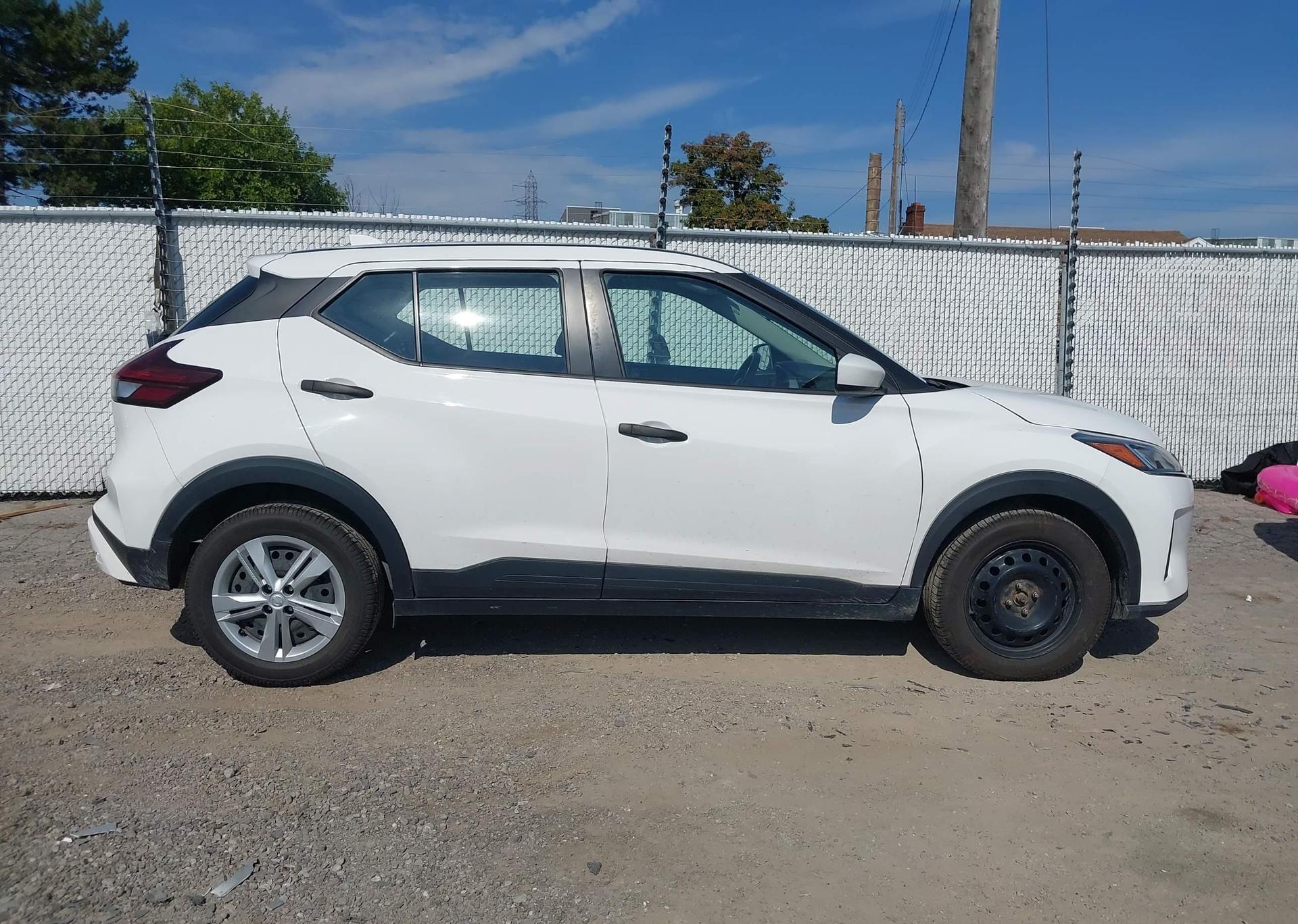 2022 NISSAN KICKS S