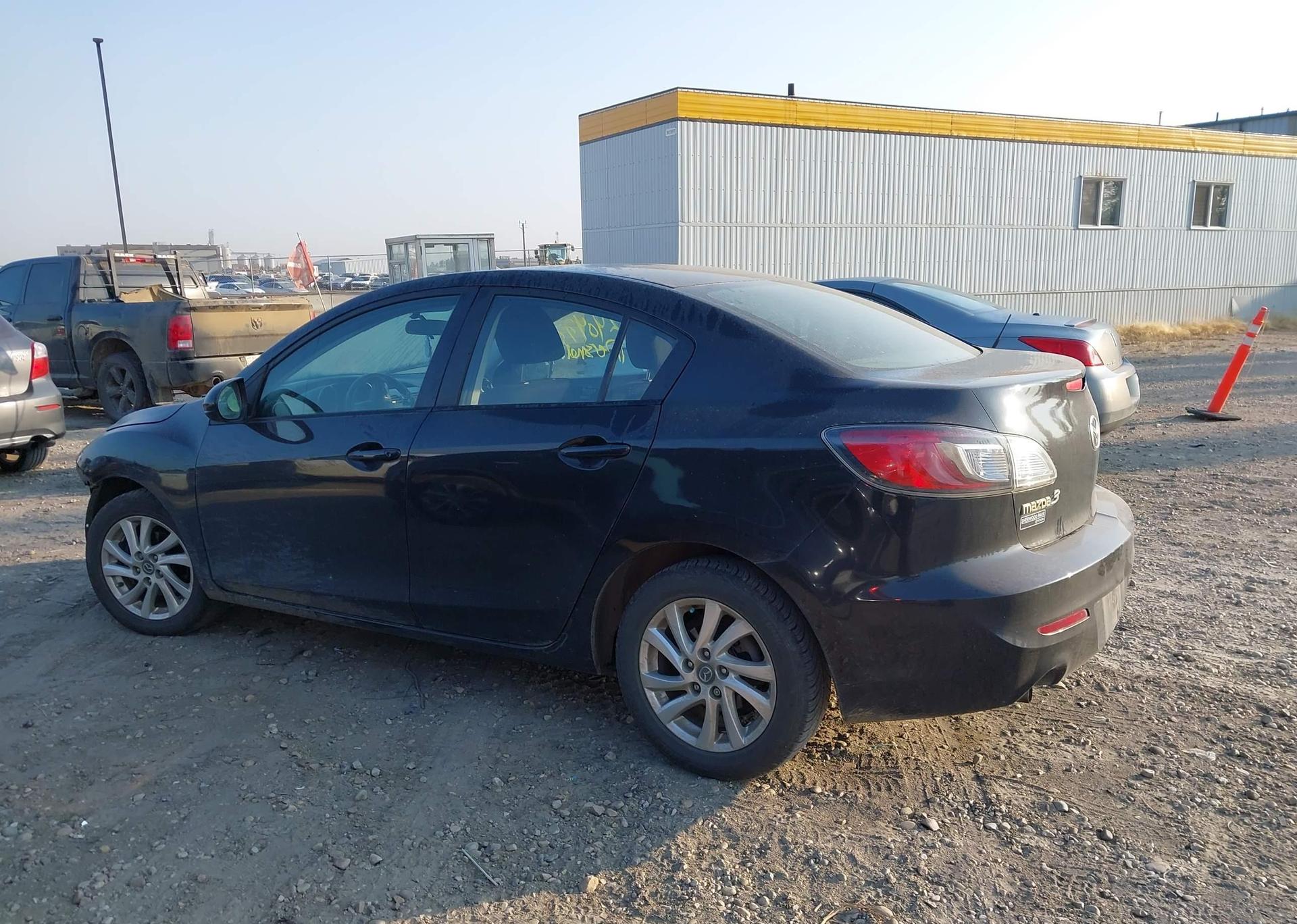 2013 MAZDA 3 I
