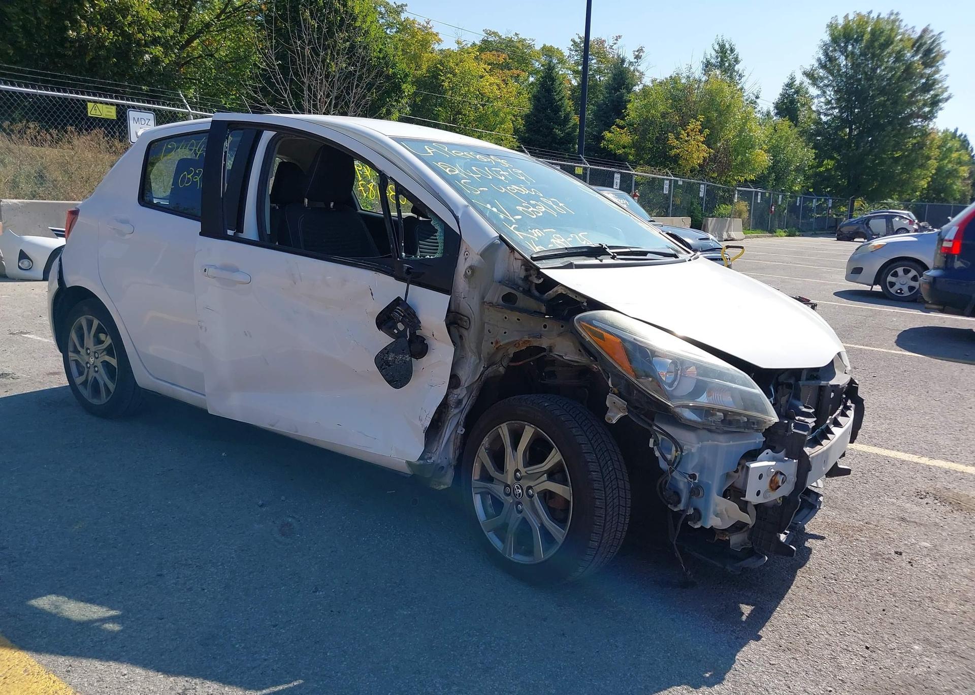 2015 TOYOTA YARIS
