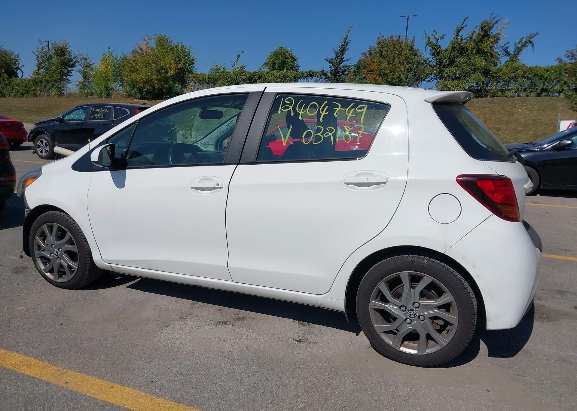 2015 TOYOTA YARIS