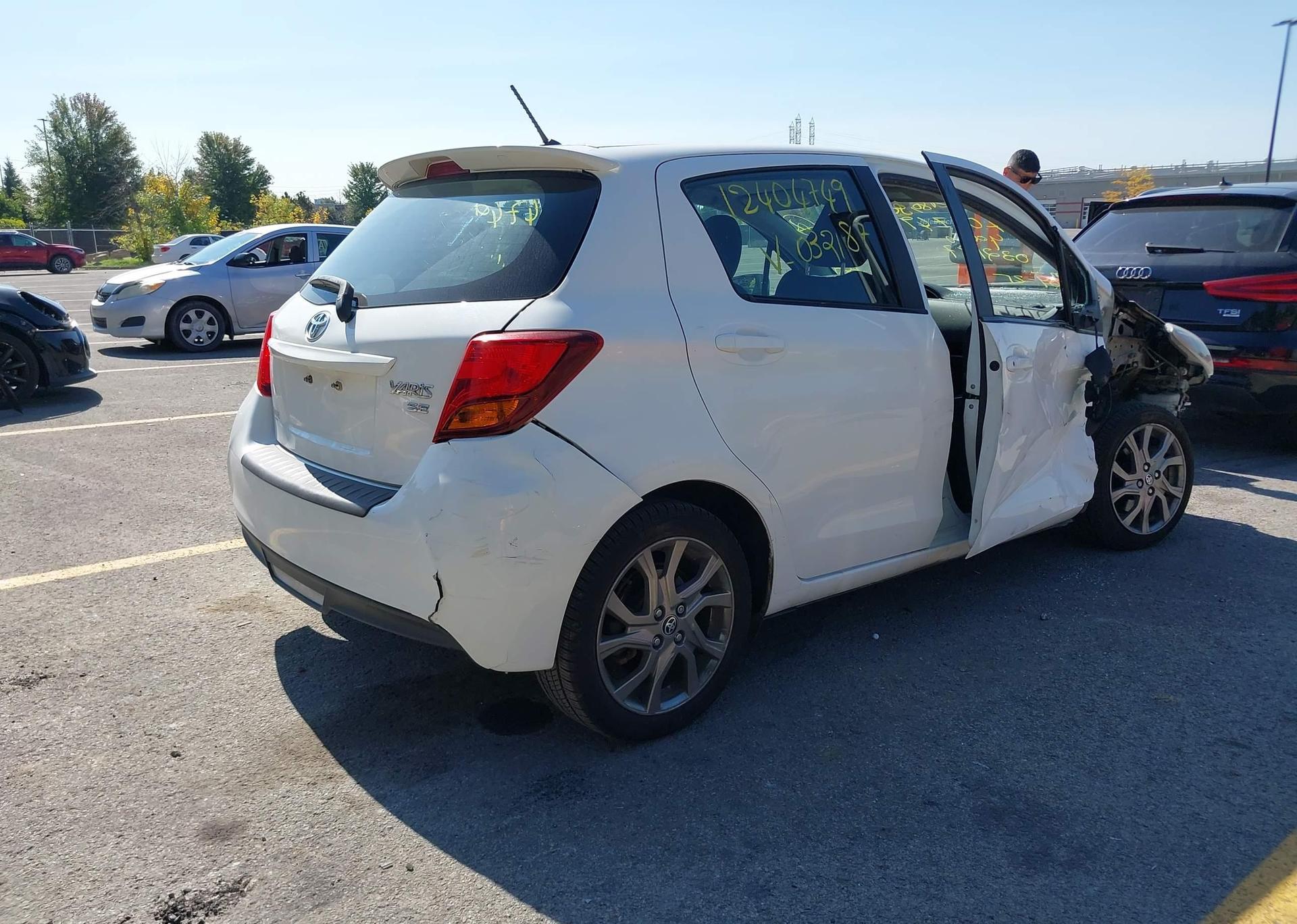 2015 TOYOTA YARIS