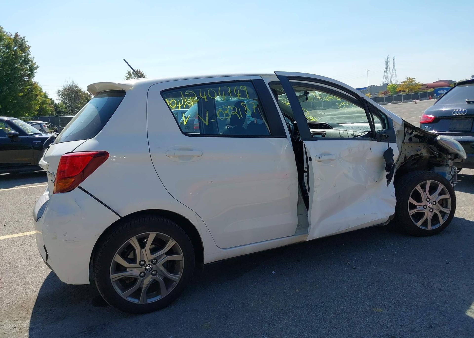 2015 TOYOTA YARIS