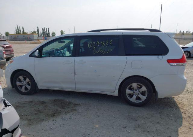 2013 TOYOTA SIENNA LE V6