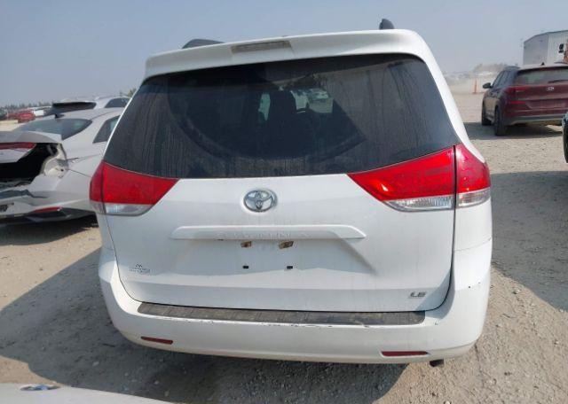 2013 TOYOTA SIENNA LE V6