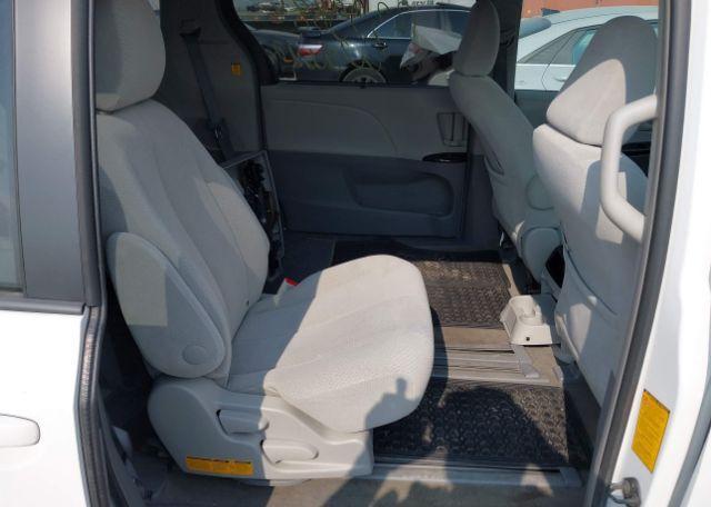 2013 TOYOTA SIENNA LE V6