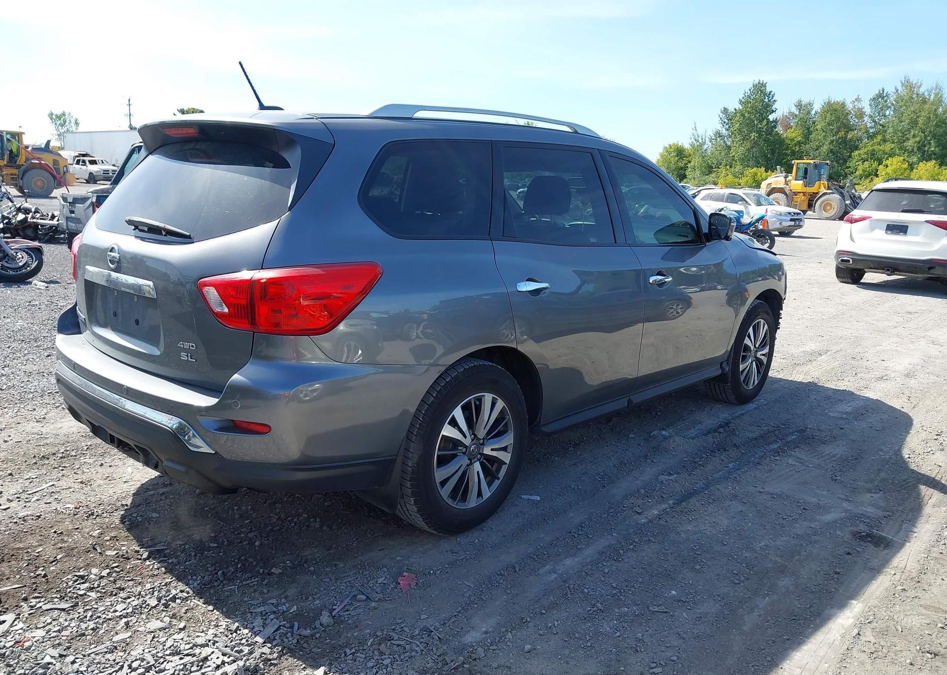 2017 NISSAN PATHFINDER