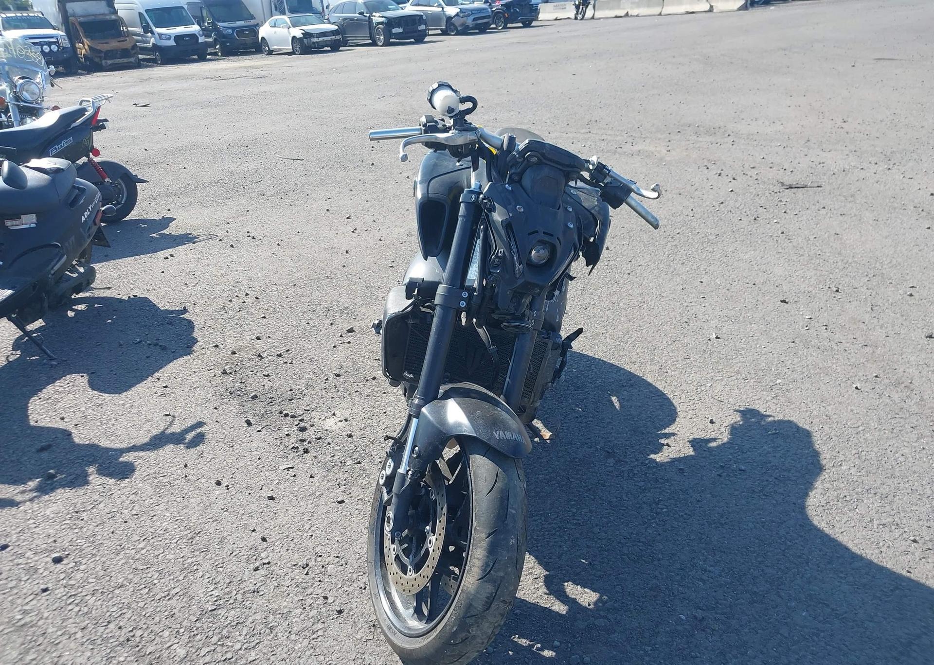 2021 YAMAHA MT09