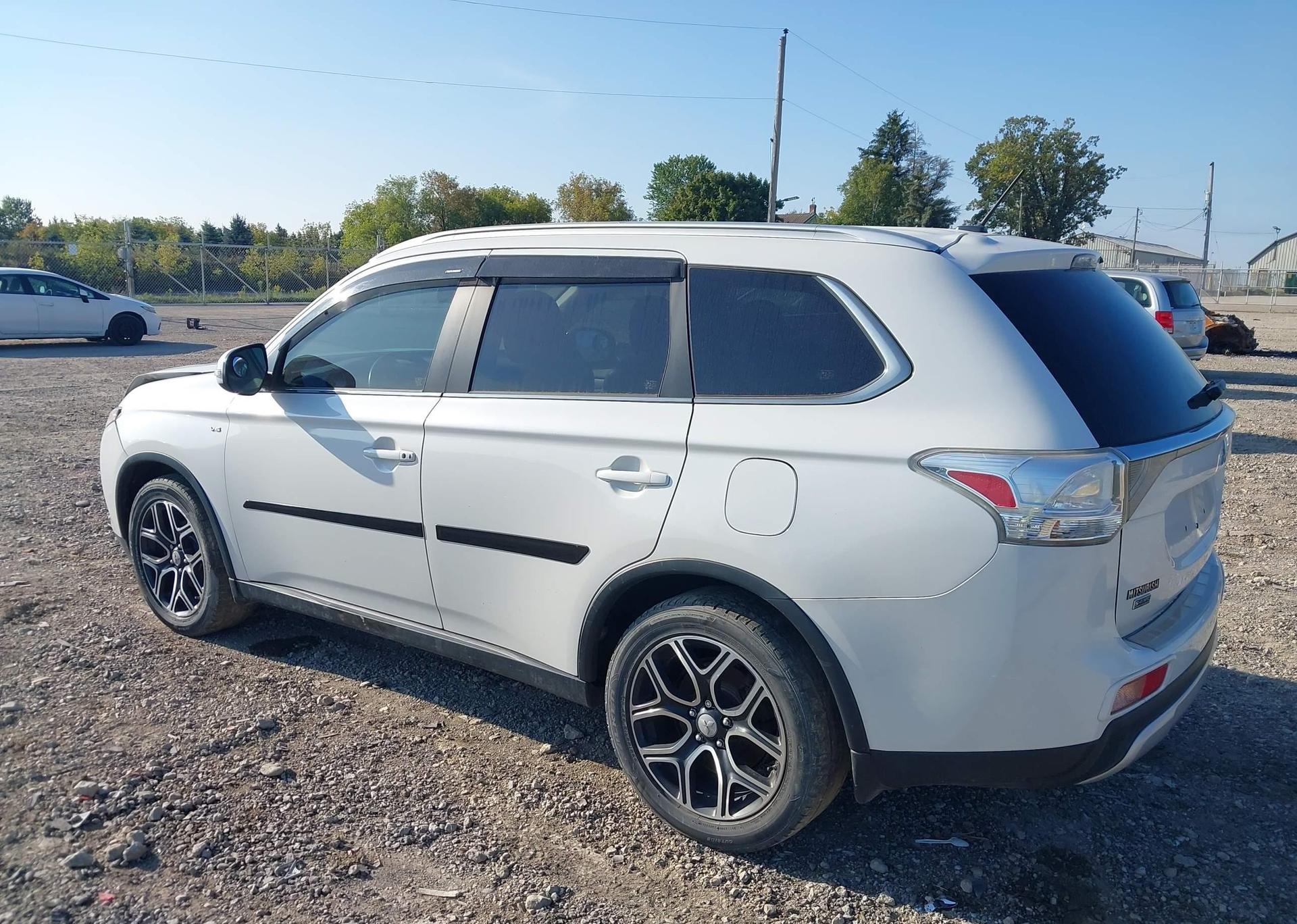 2015 MITSUBISHI outlander