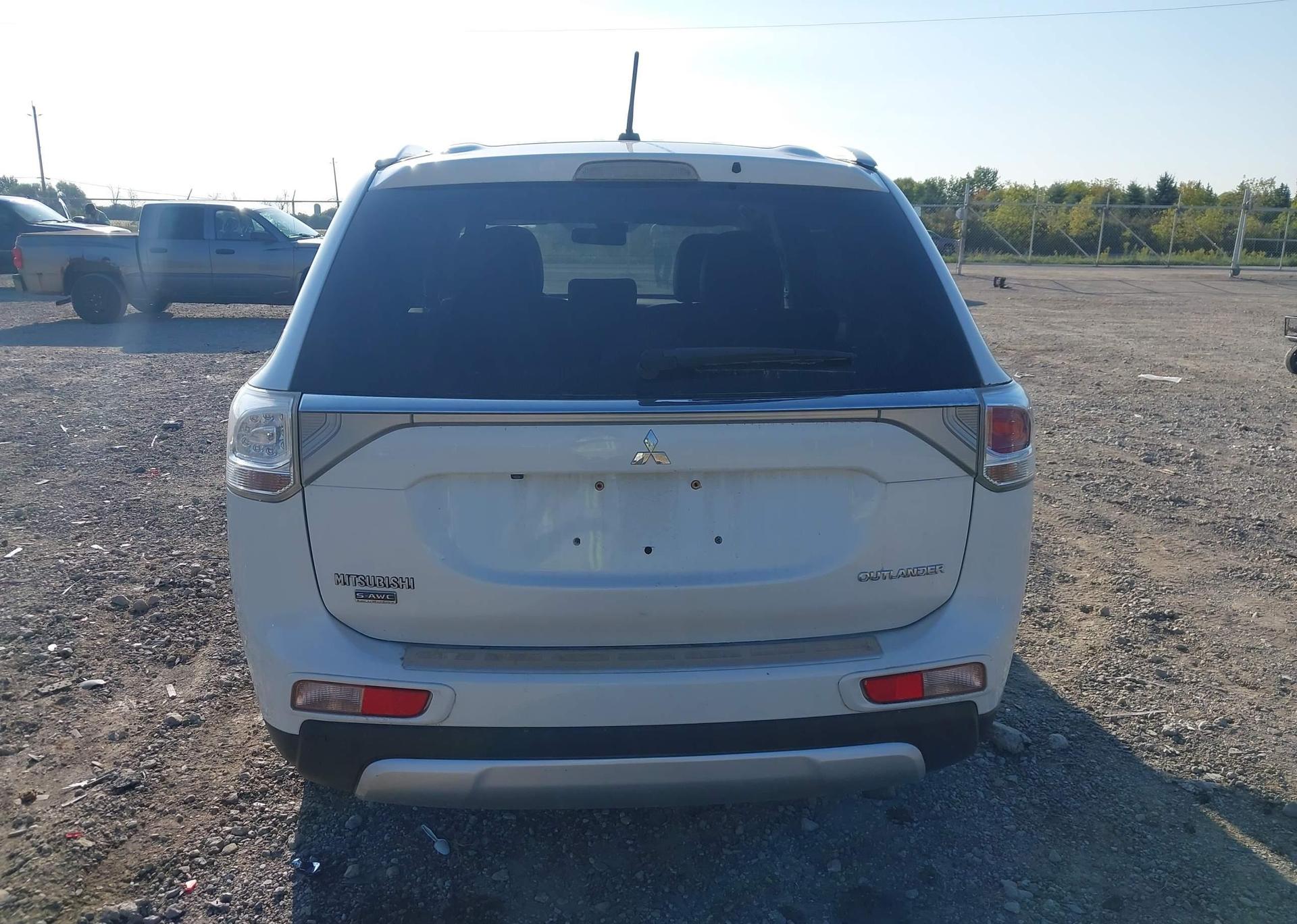 2015 MITSUBISHI outlander