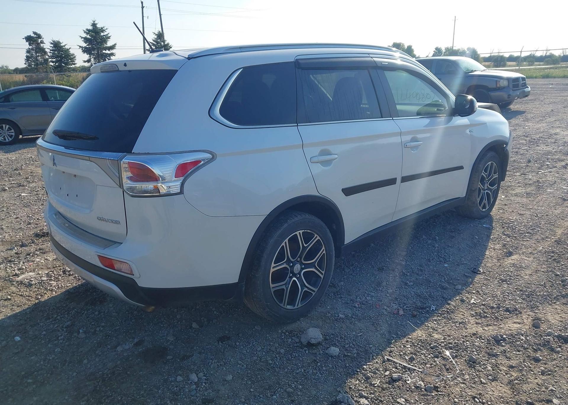 2015 MITSUBISHI outlander