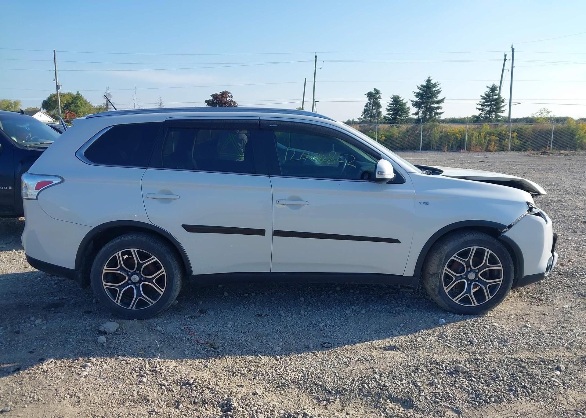 2015 MITSUBISHI outlander
