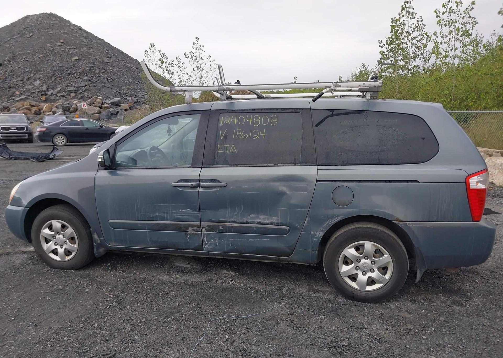 2007 KIA SEDONA LX