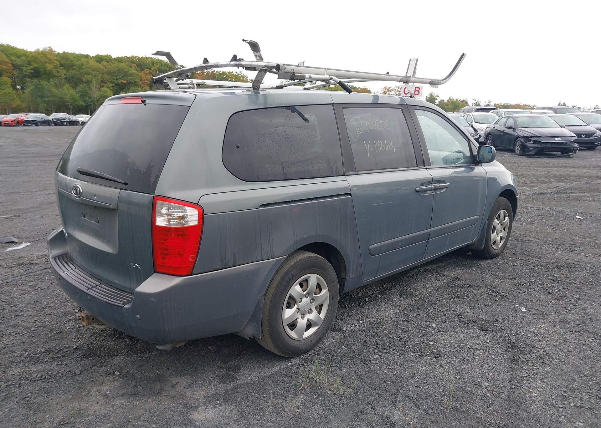 2007 KIA SEDONA LX