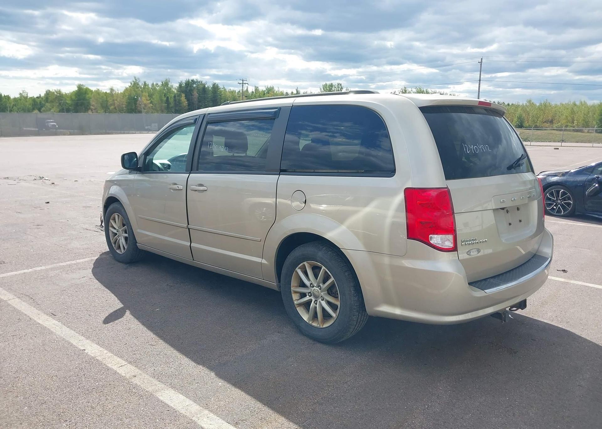 2015 DODGE GRAND CARAVAN SE