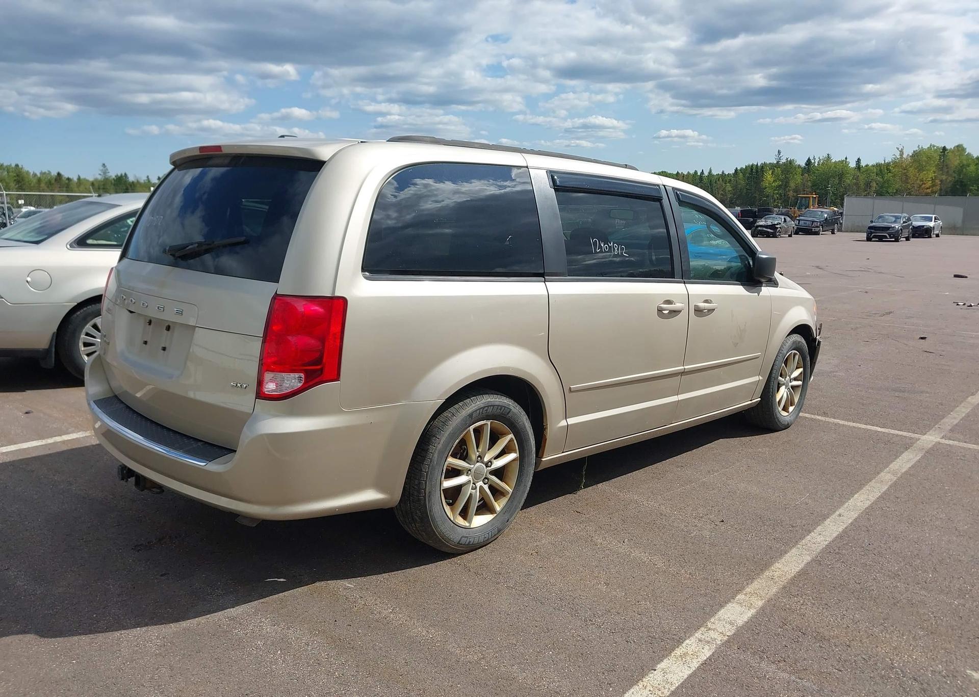 2015 DODGE GRAND CARAVAN SE