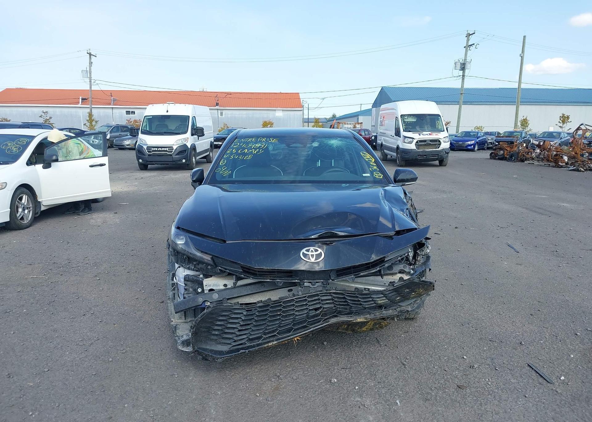 2025 TOYOTA CAMRY XSE