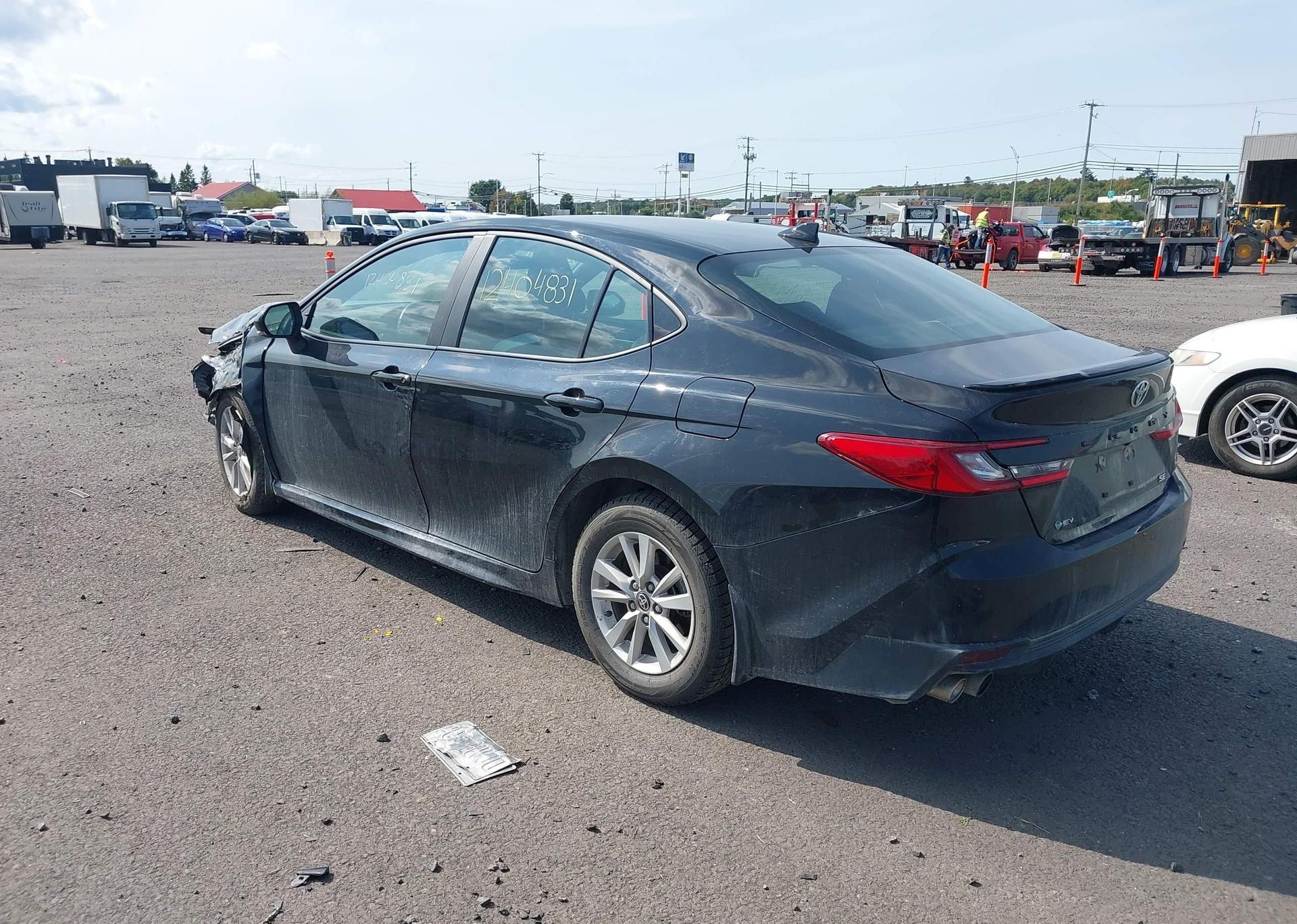 2025 TOYOTA CAMRY XSE