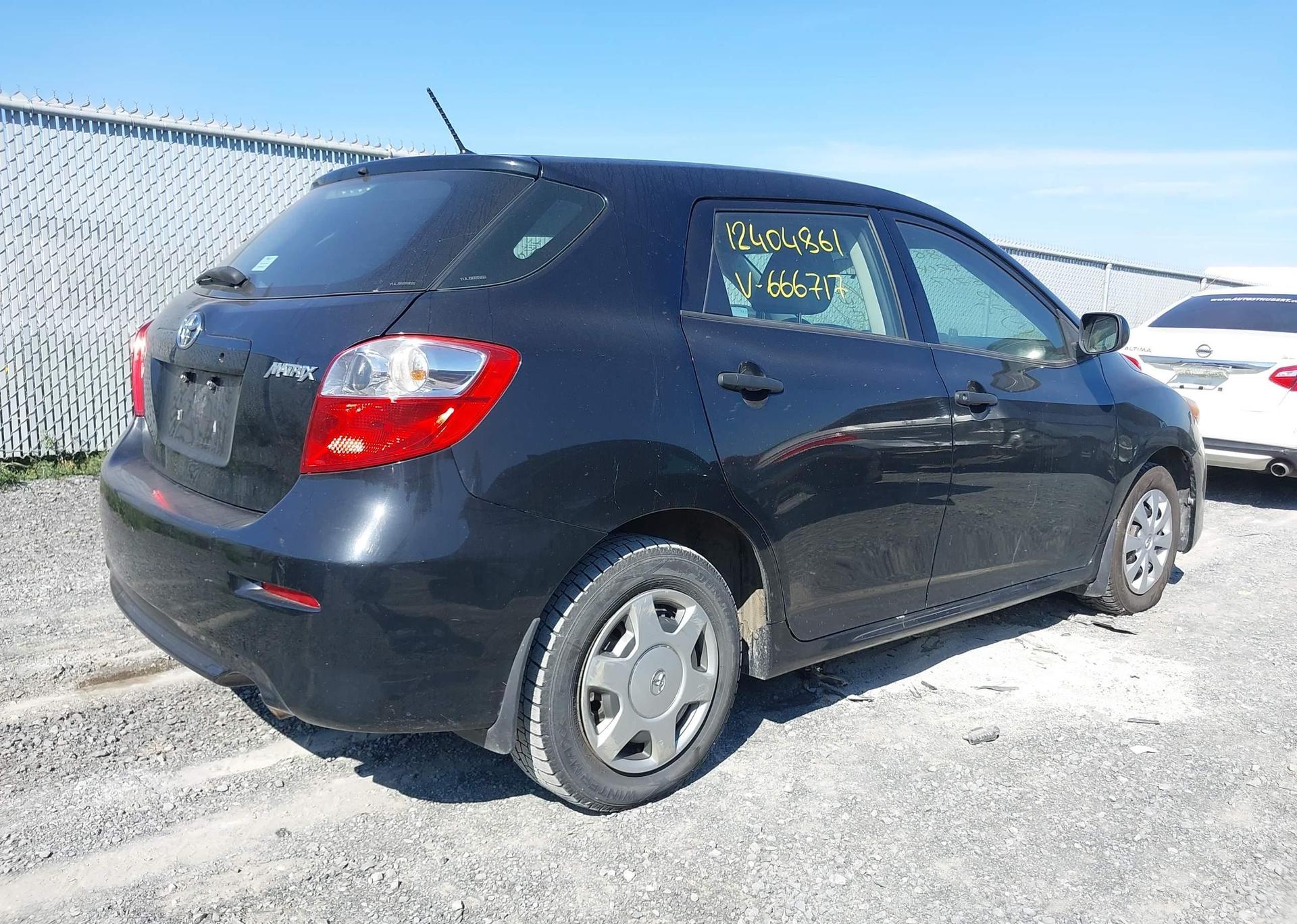 2011 TOYOTA MATRIX