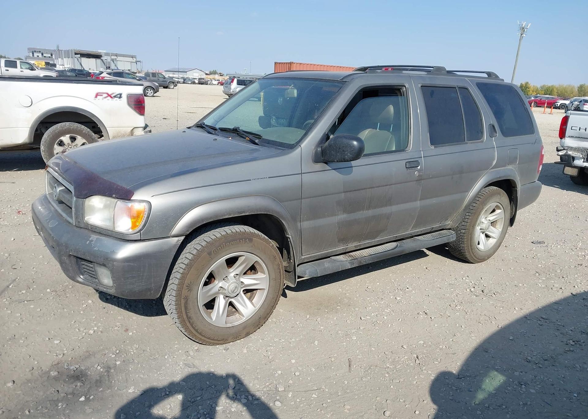 2004 NISSAN PATHFINDER SE