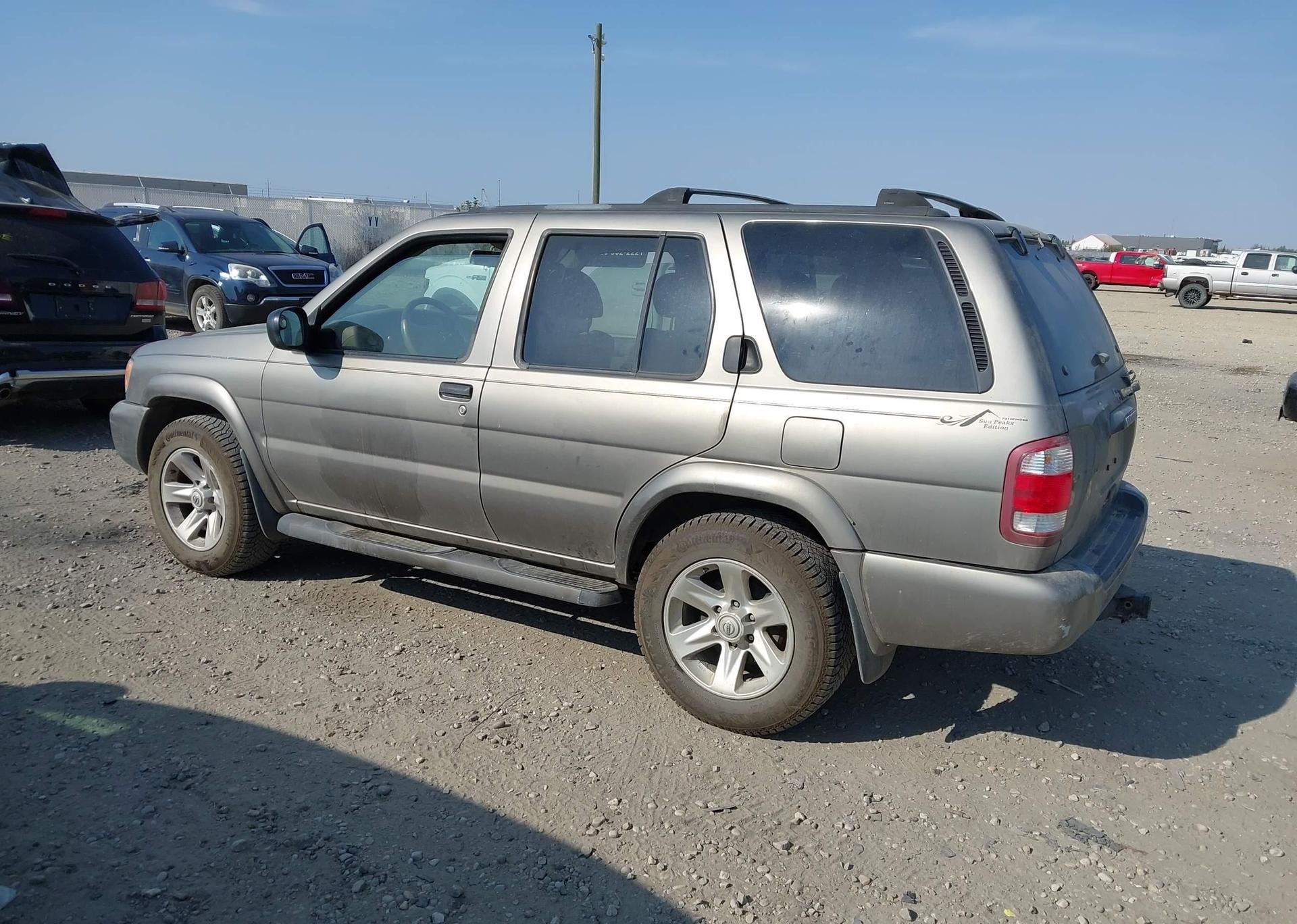 2004 NISSAN PATHFINDER SE