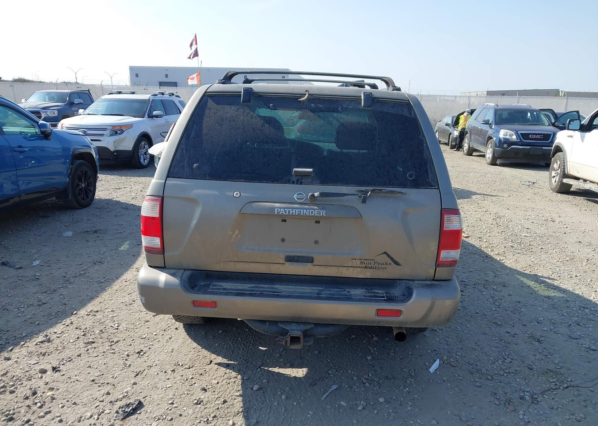 2004 NISSAN PATHFINDER SE