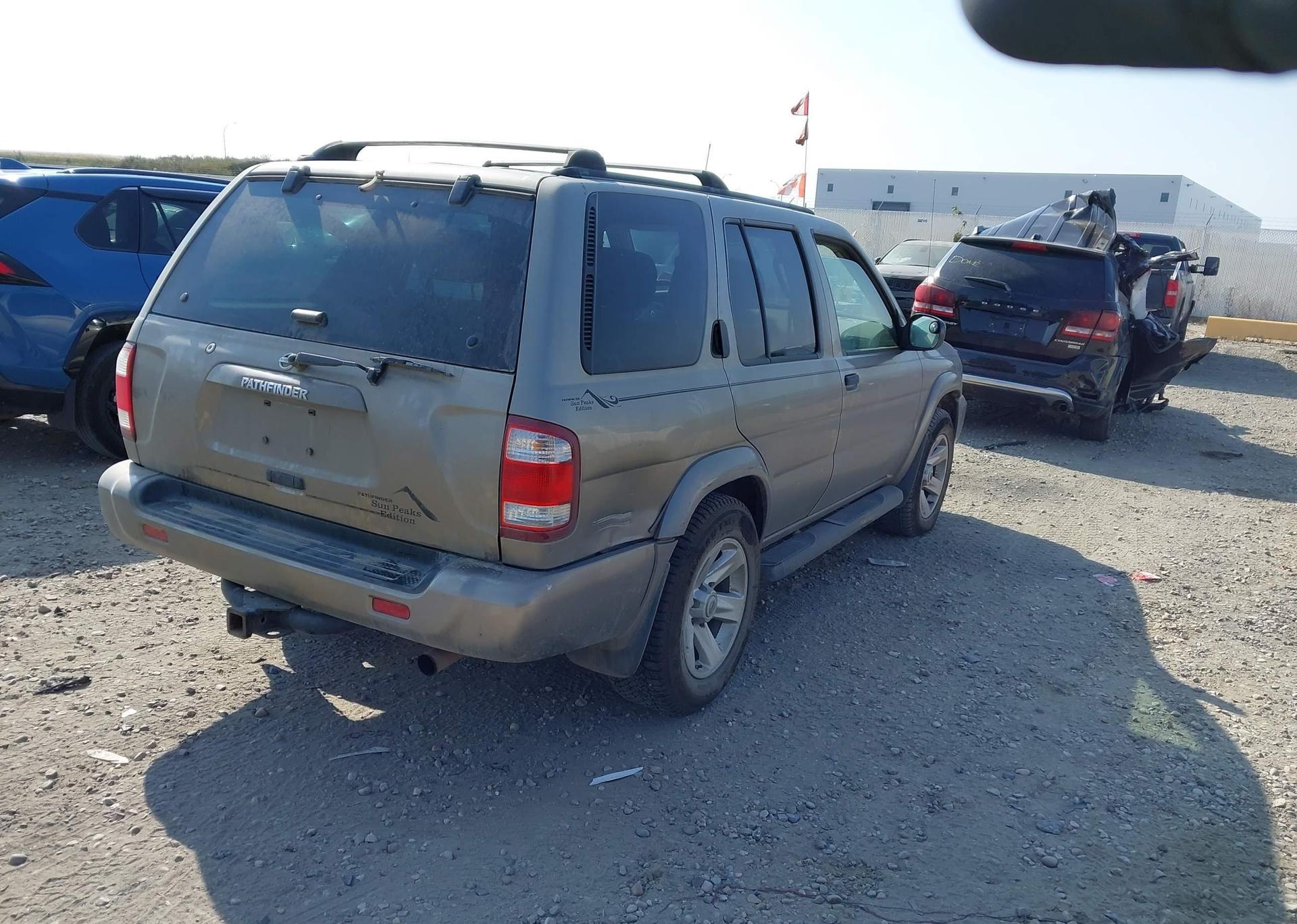 2004 NISSAN PATHFINDER SE